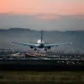 美国空海运双清专线：从中国重庆机场空运浴帽到美国皮奥里亚 (Peoria)